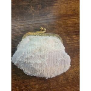 Vintage change purse with kiss lock clasp